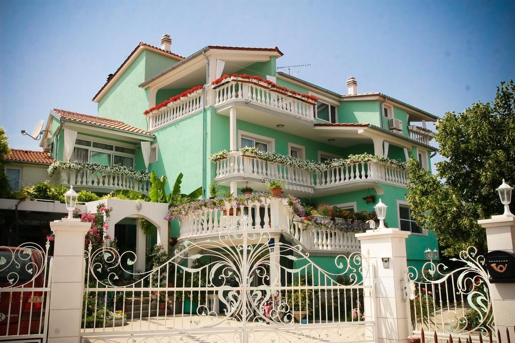 Apartments Katarine Zrinske Vodice Exterior photo